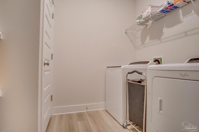 Building Photo - 229 Camellia Dr