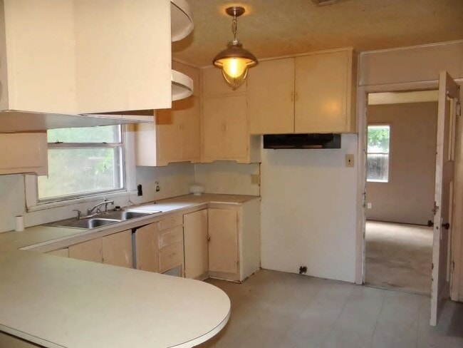 Building Photo - 402 N A St