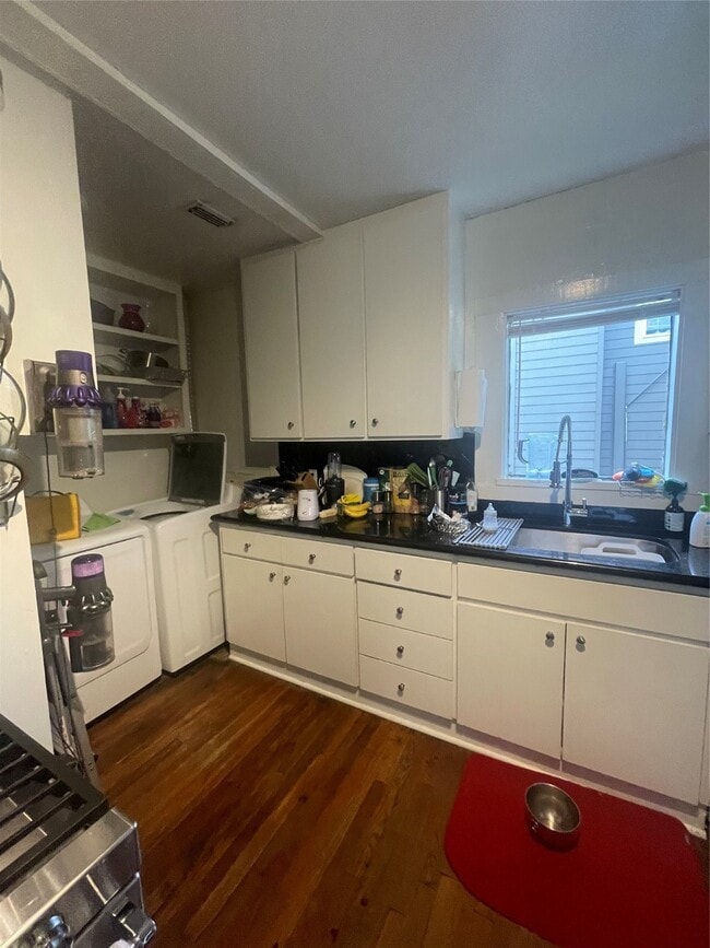 Building Photo - 1971 W Lamar St