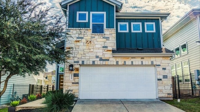 Building Photo - 2215 Capulet St
