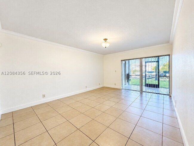 Building Photo - 13707 SW Kendale Lakes Cir