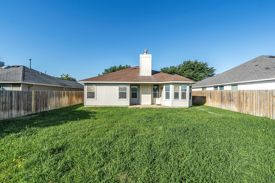 Building Photo - 3715 Westfield Dr