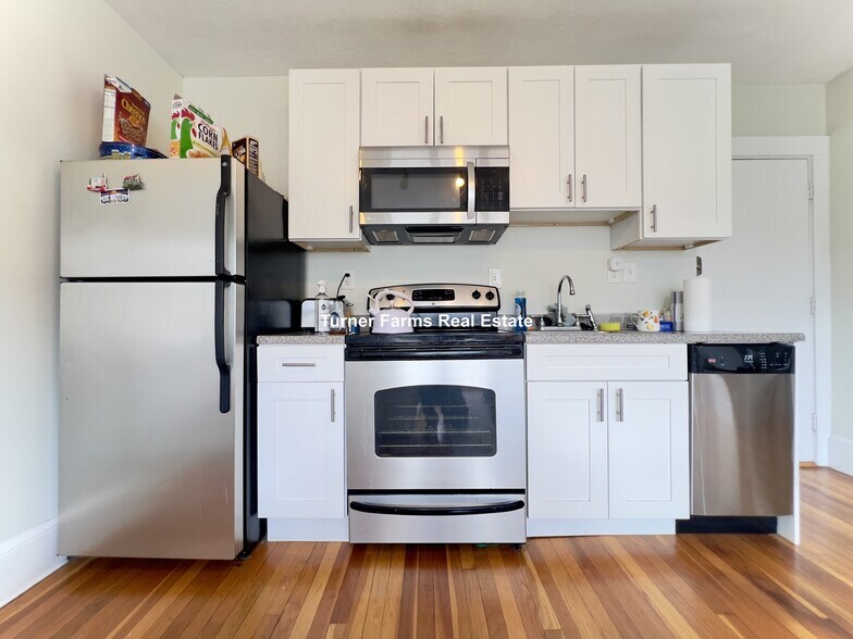 Building Photo - 402A Highland Ave