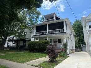 Building Photo - 1330 Cranford-Unit #3