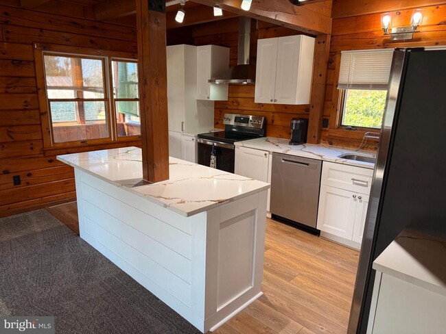 Building Photo - 23581 Belmar Dr