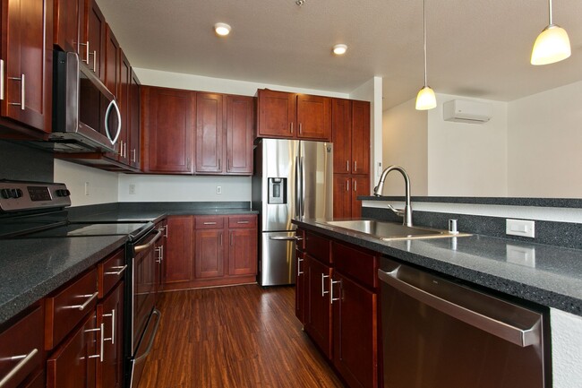 Building Photo - Pet friendly 3/2.5/2 In the heart of Kapolei