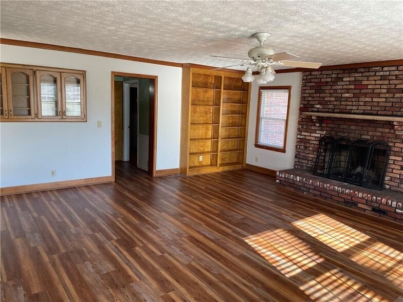 Building Photo - 3633 Loganville Hwy SW