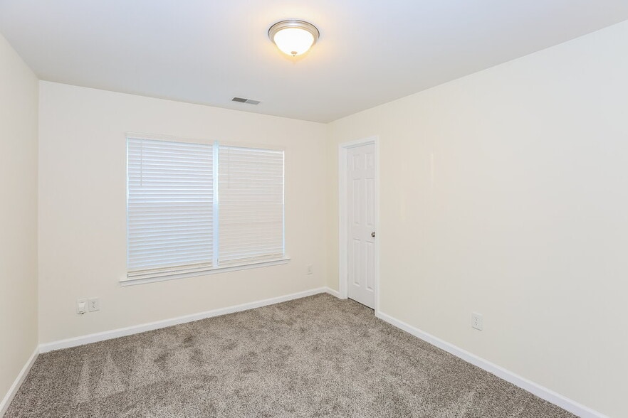 Building Photo - 4714 Adamshire Ave