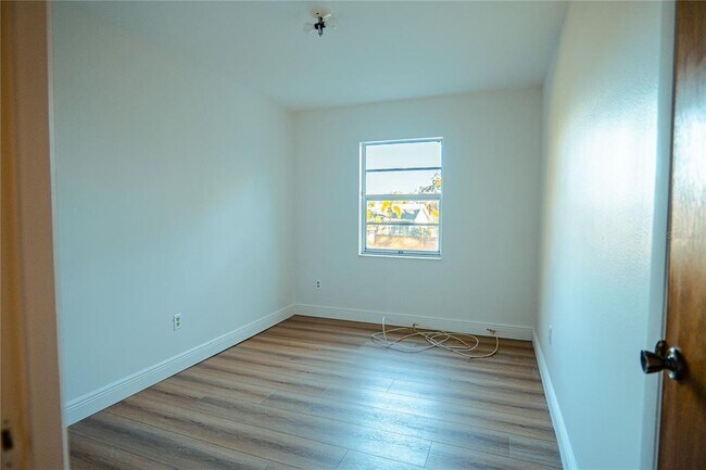 Building Photo - 1262 Jeffords St