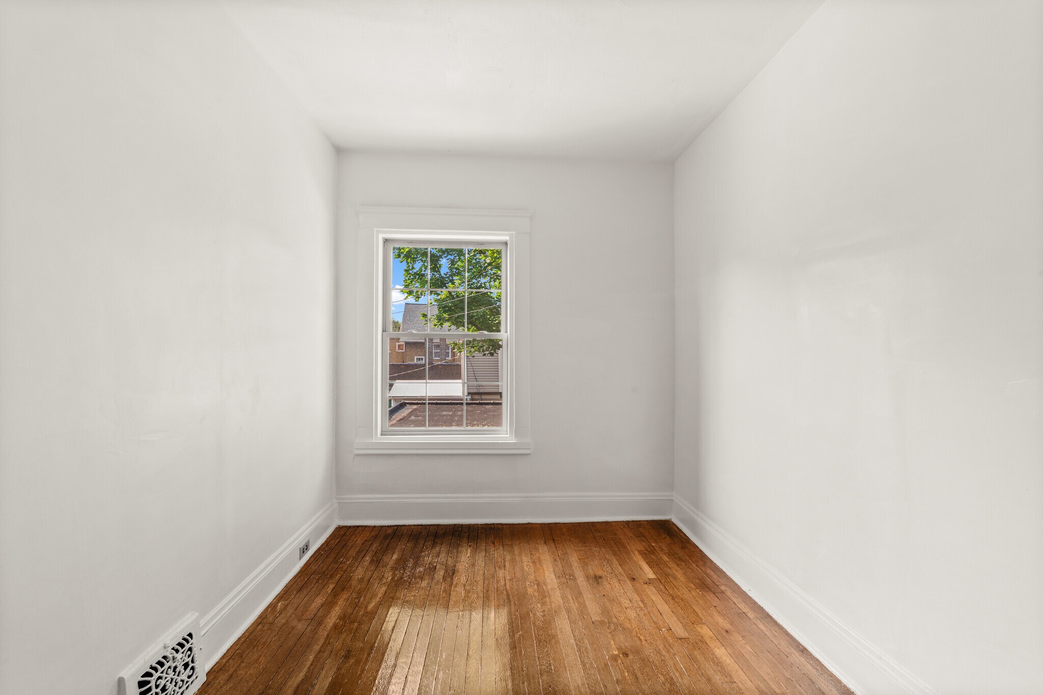 Bedroom 2 - 11427 Clifton Blvd