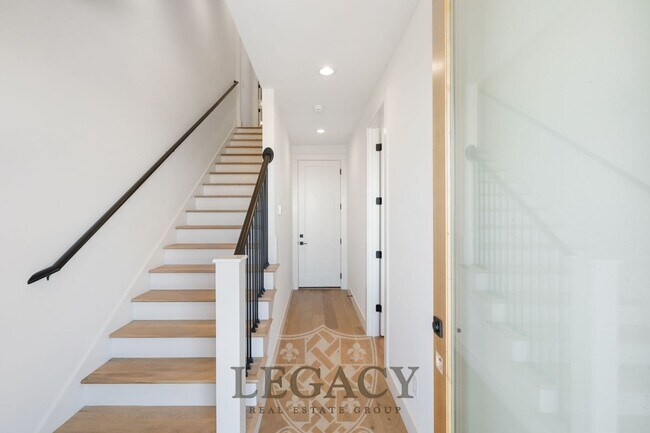 Building Photo - 1200 Phillips St