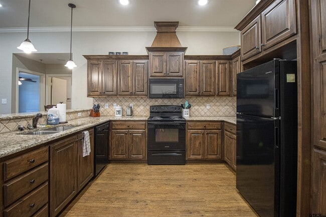 Building Photo - 5106 Shiloh Ridge Dr