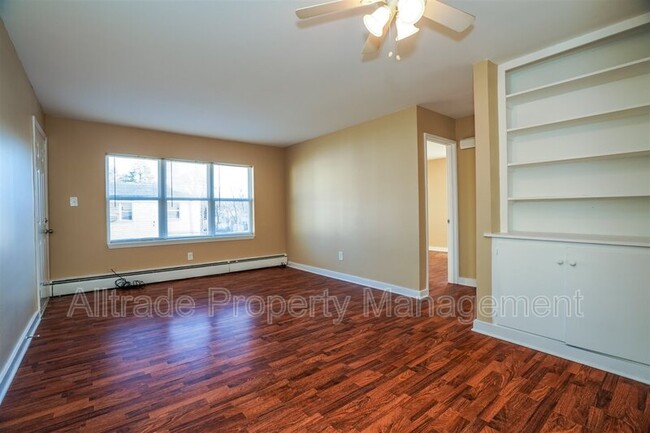 Building Photo - 1437 Nightingale Rd