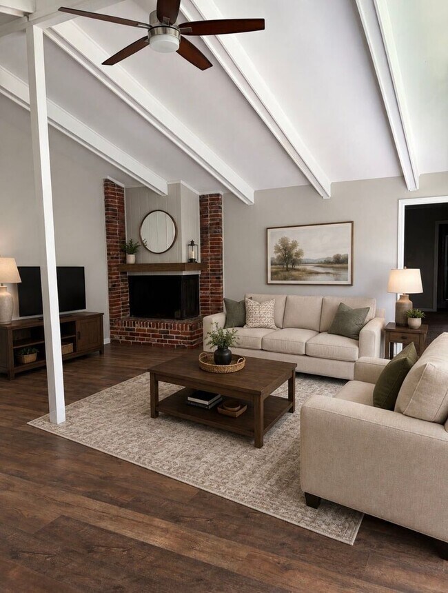 Building Photo - Move-In Ready 4BR/3BA Home with Spacious Layout & Large Yard