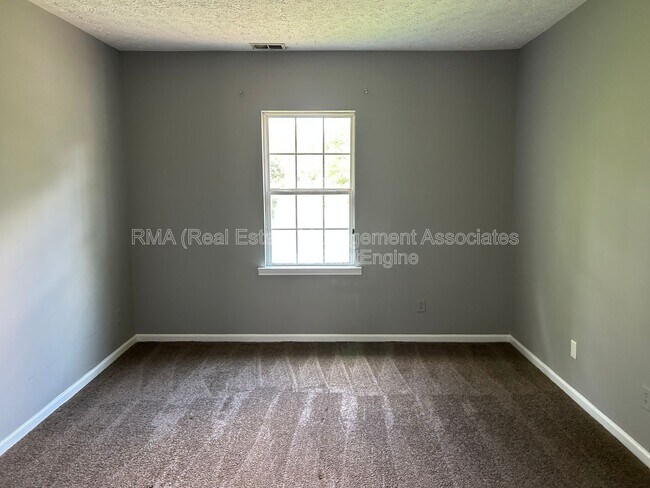 Building Photo - 113 W Tinsley St