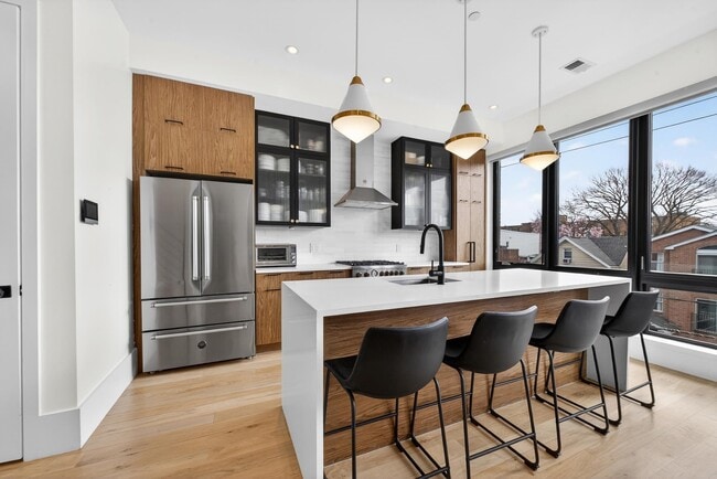 Building Photo - 339 Palisade Ave