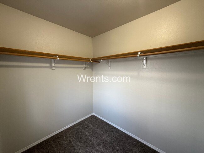 Building Photo - 1008-1010 E. Ermina