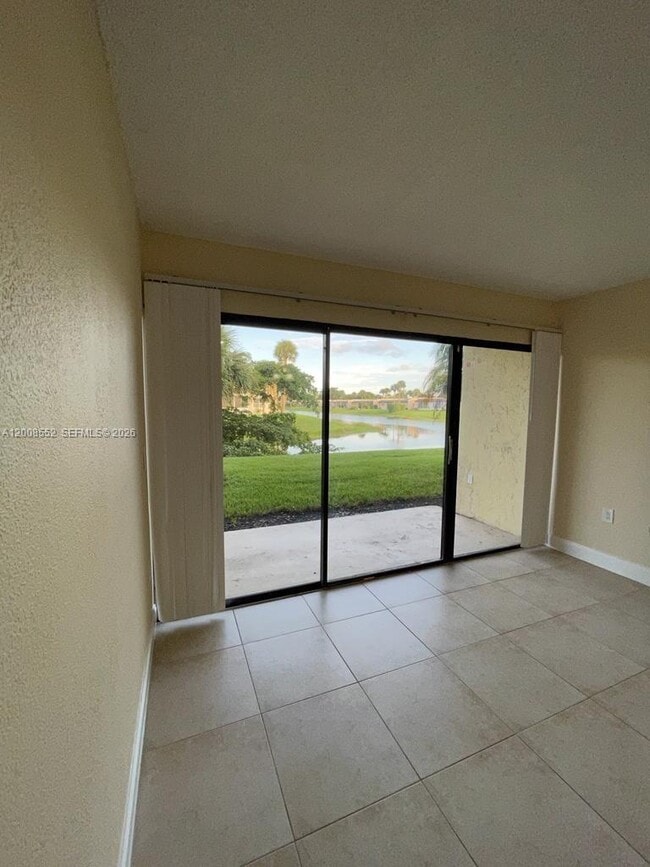 Building Photo - 1522 Lake Crystal Dr