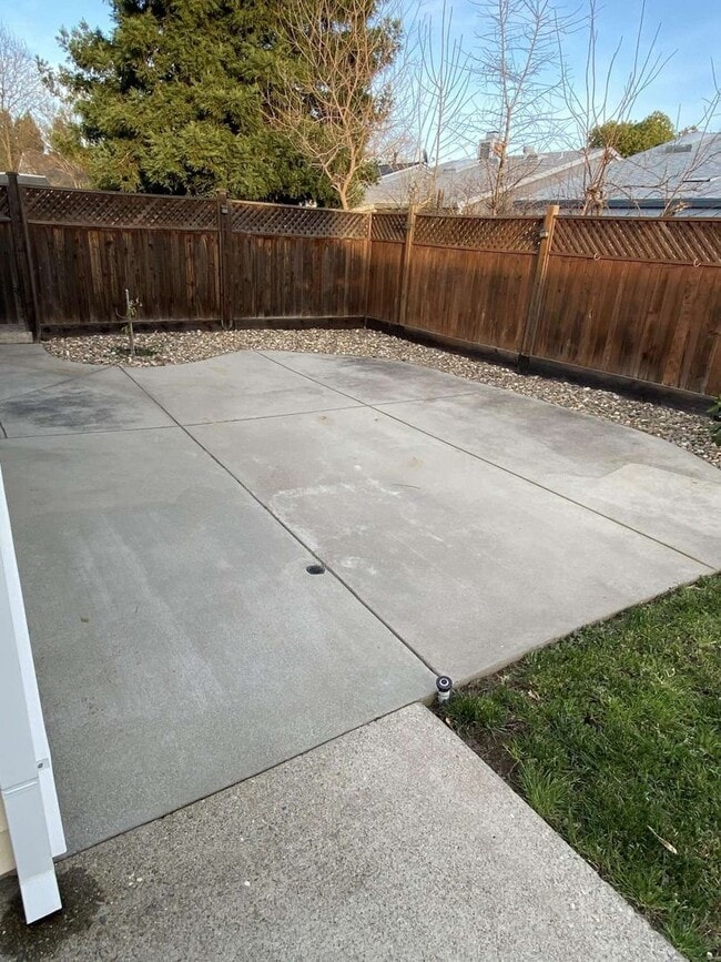 Building Photo - 2911 Twin Creeks Ln