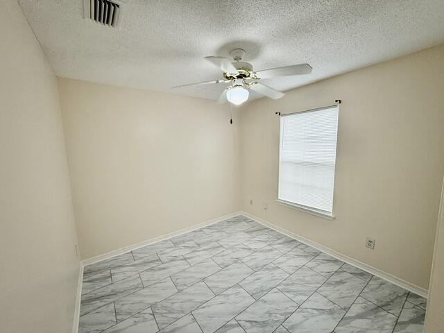 Building Photo - 957 Tray Dr