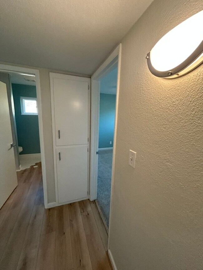Building Photo - 2647 W Evergreen Ct
