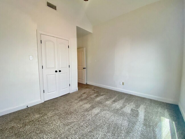 Building Photo - 1602 102nd St