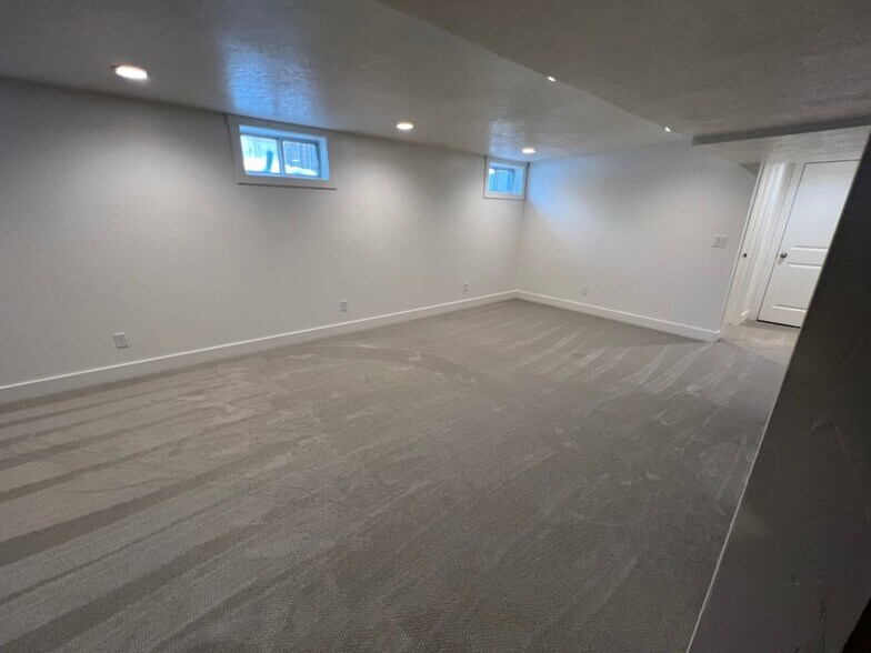 Building Photo - 1451 Lynnwood Ave