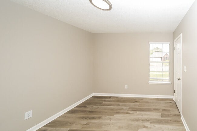 Building Photo - 5515 Whiteley Cove