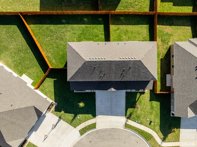 Building Photo - 106 Levi Ct