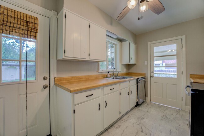 Building Photo - 4708 Chip Rd