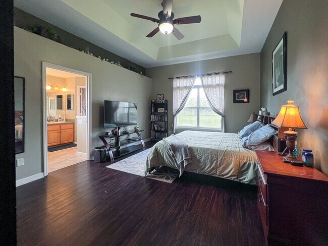 Building Photo - Pet Friendly 3BR/2BA Home on 1 acre in SW Gainesville - available Mid-October!