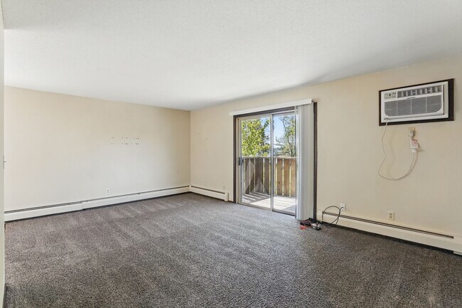 Building Photo - Forest Lake NorthShore Apartments LLC (1167)