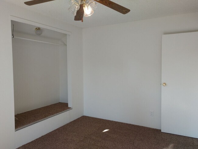Building Photo - Quiet & Cozy Ojai (Meiner's Oaks) Cottage With Plenty Of Yard. Offers Gardening Possibilities Gal...