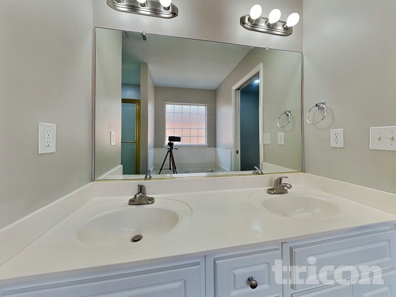 Building Photo - 1338 Wendell Ln