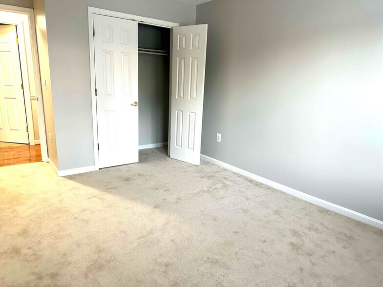 Building Photo - 45512 Westmeath Way