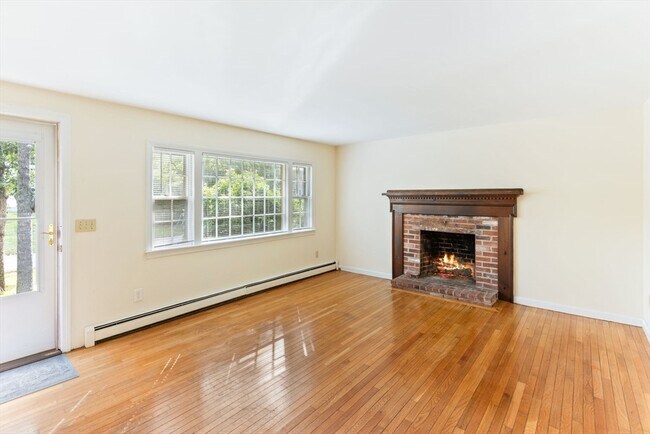 Building Photo - 49 Bramblebush Dr