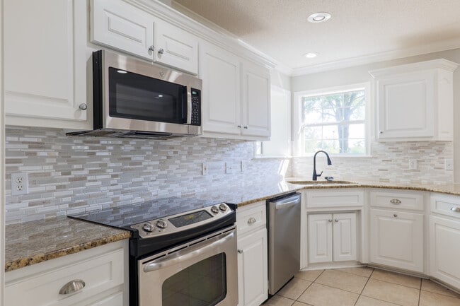 Building Photo - 4246 Netherfield Ln