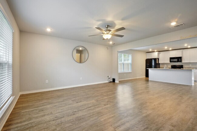 Building Photo - 13033 Turtle Creek Pkwy