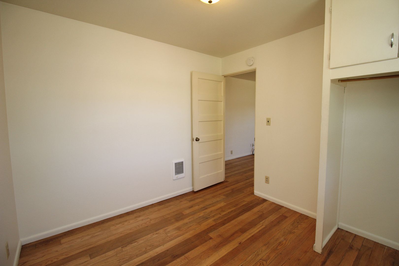 Building Photo - 6923-6923 NE Prescott St