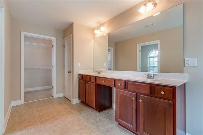 Building Photo - 3590 Falling Leaf Ln