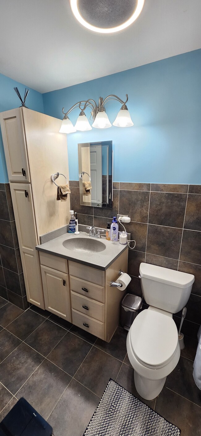 Building Photo - 539 Thorndale Dr