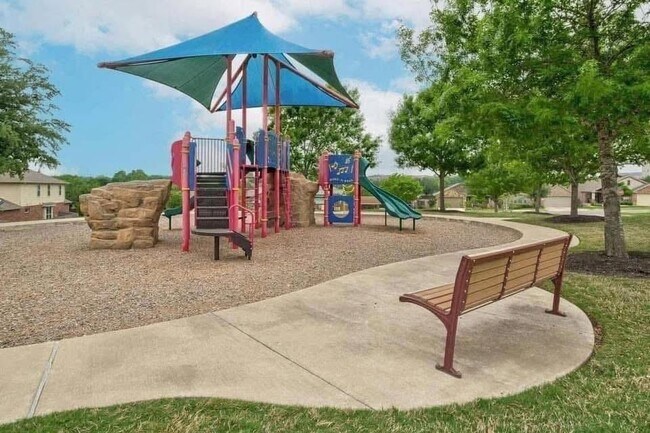 Building Photo - 253 Beechnut Dr