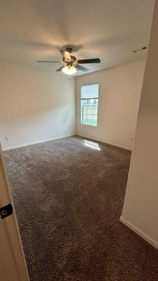 Building Photo - Beautiful 3-Bed, 2-Bath Home with Open Layout!