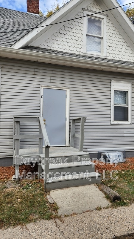 Building Photo - 6 11th St S