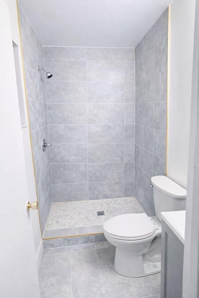 Building Photo - 5749 Buchanan St