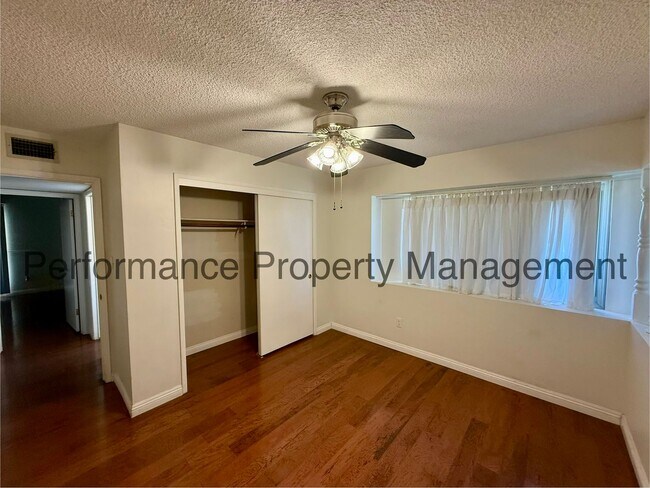 Building Photo - 2508 Prestwick Ct