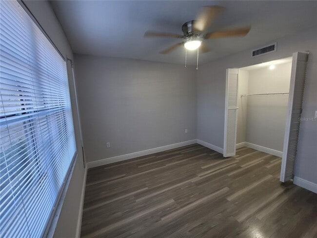 Building Photo - 1160 Calle Del Norte