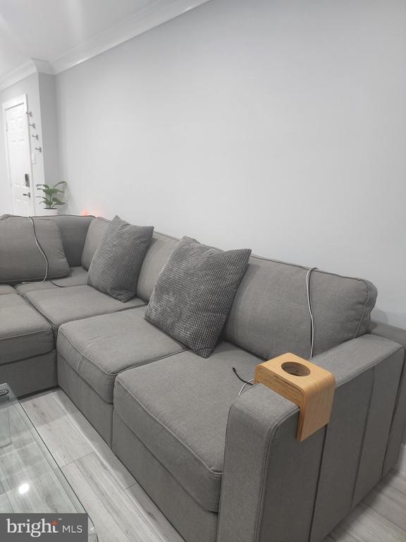 Building Photo - 255 S Pickett St