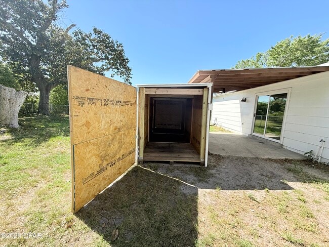 Building Photo - 808 Forestdale Ave