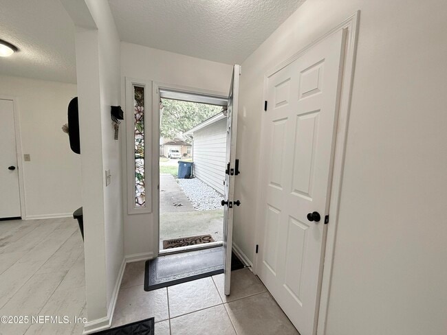 Building Photo - 7634 Rain Forest Dr W